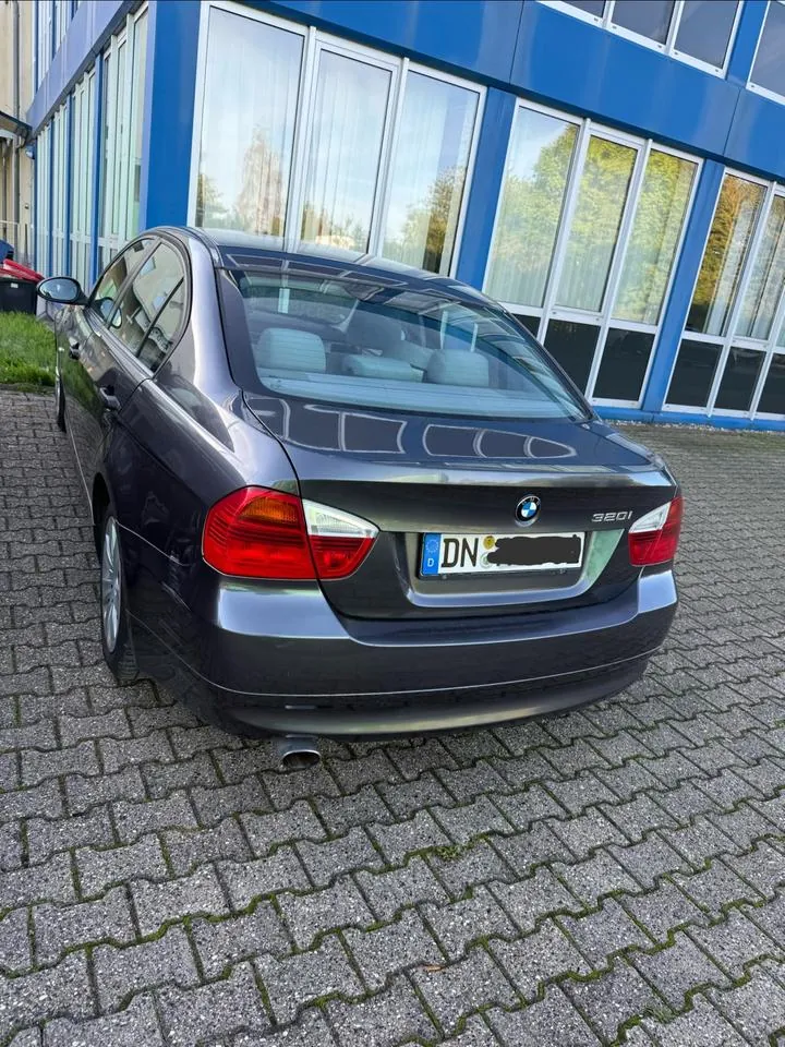 BMW 320I