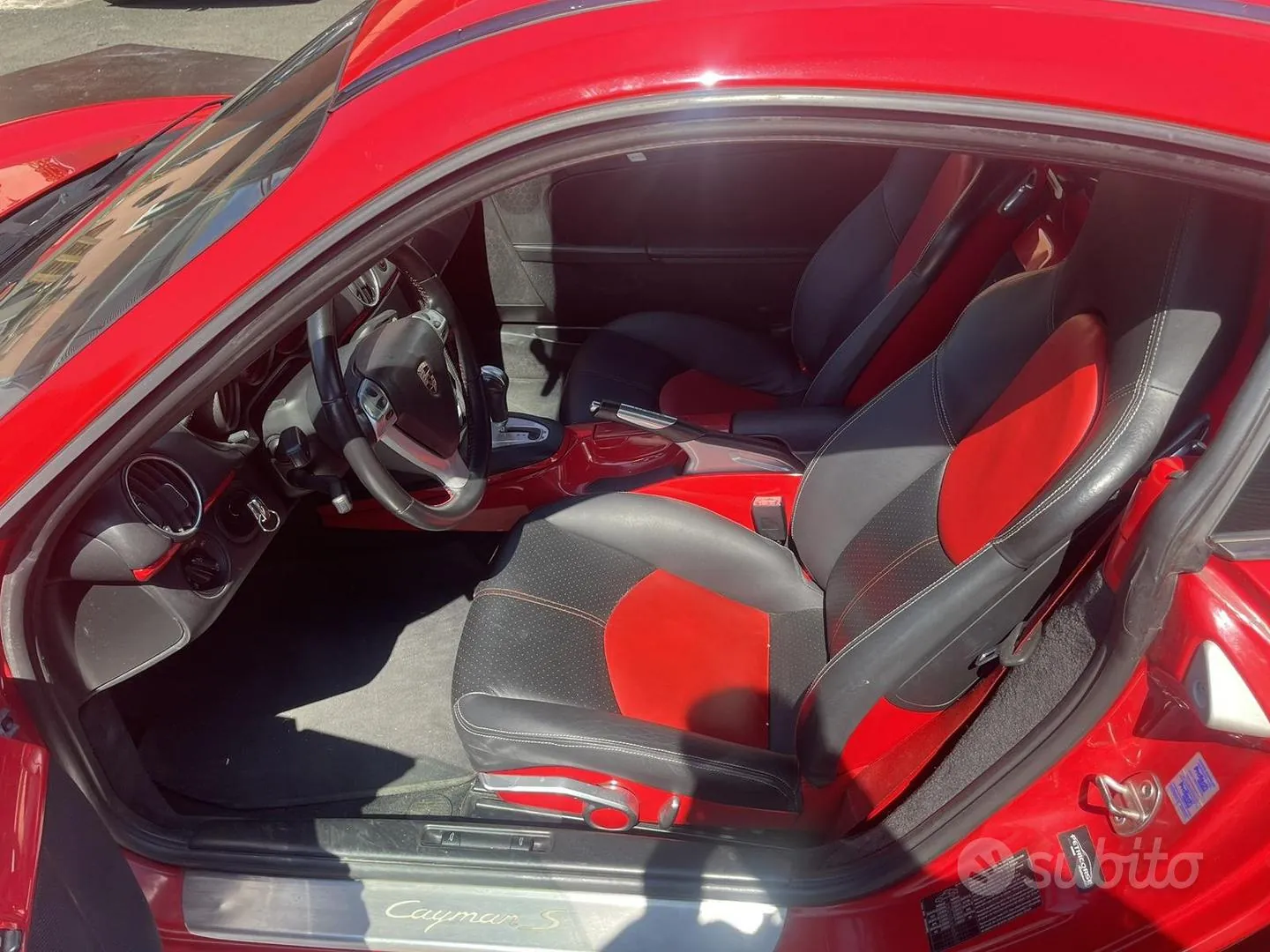 Porsche Cayman S 2010 photo 2