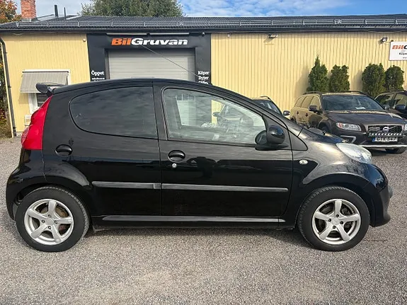 Peugeot 107 2008 photo 2