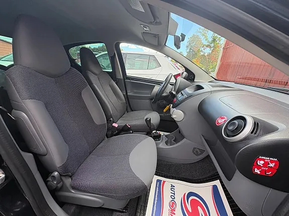 Peugeot 107 2008 photo 5