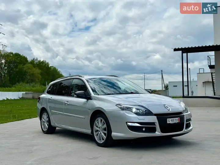 Renault Laguna 2011 photo 3