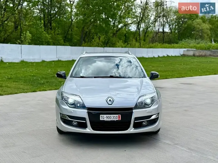 Renault Laguna 2011 photo 2