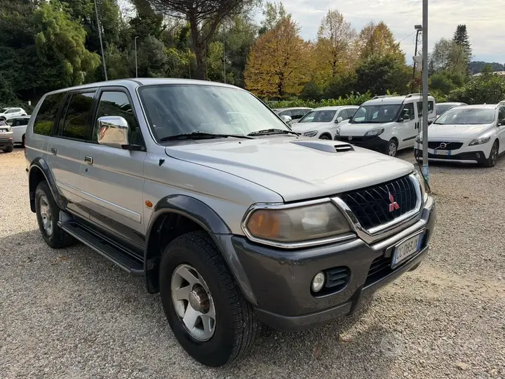 Mitsubishi Pajero Sport 2002 photo 2