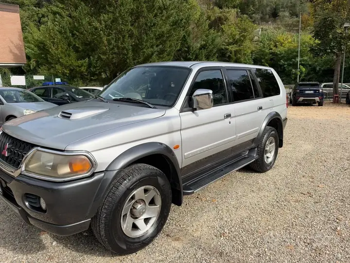Mitsubishi Pajero Sport 2002 photo 3