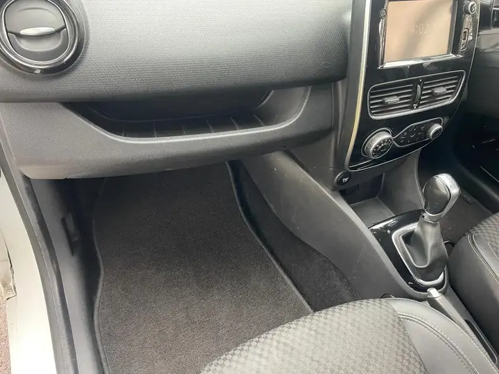 Renault Clio 2018 photo 3