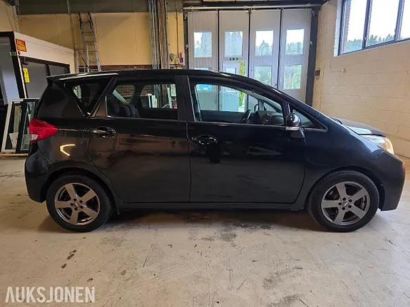 Subaru Trezia 2011 photo 4