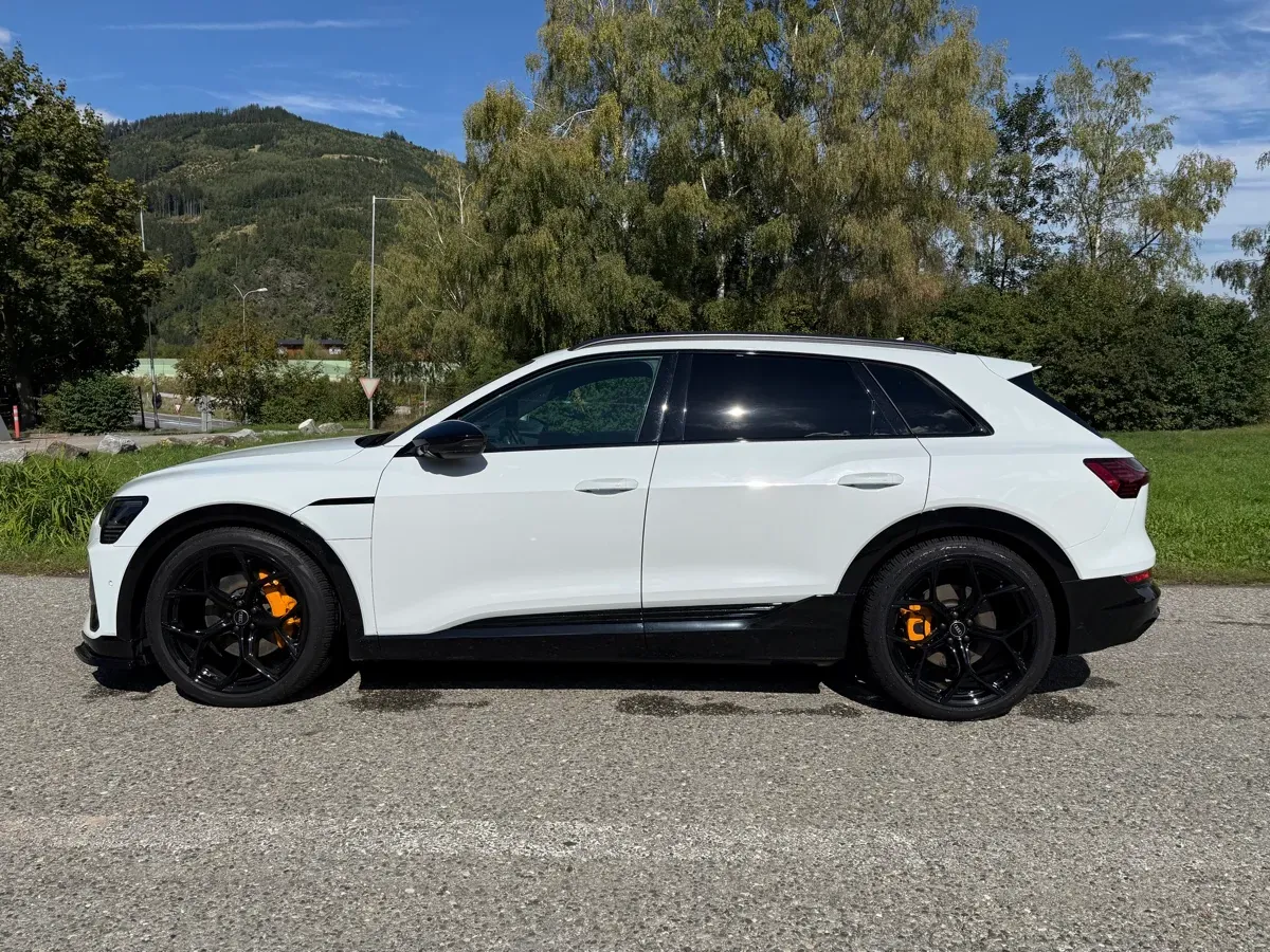 Audi E-Tron 2022 photo 2