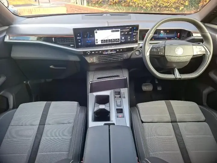 Vauxhall Grandland 2025 photo 3