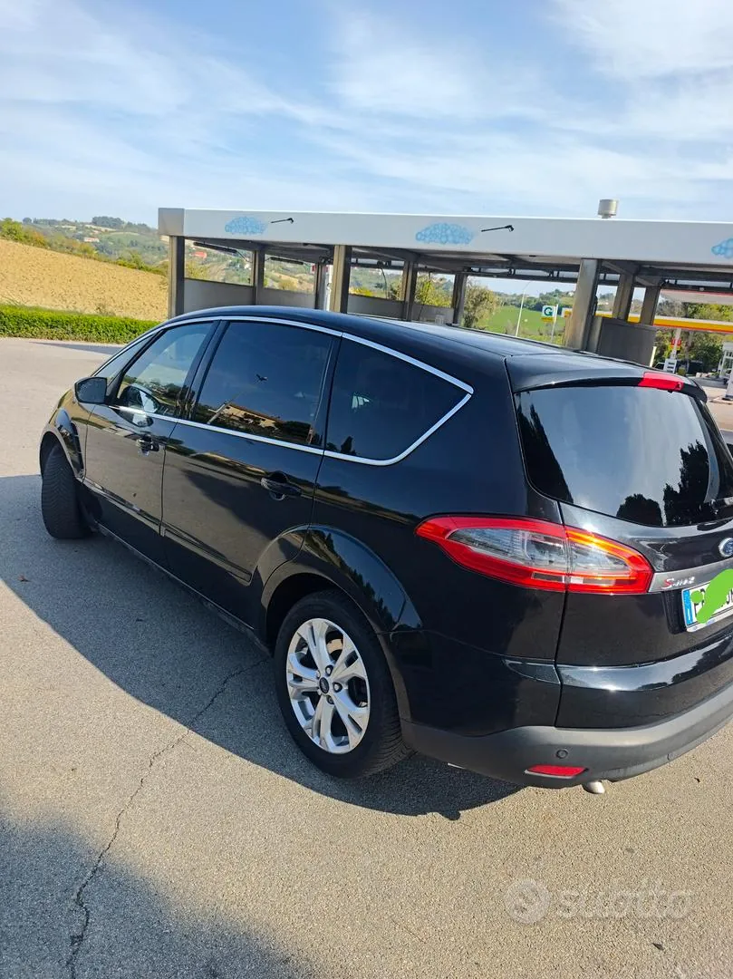 Ford S-Max 2010 photo 2