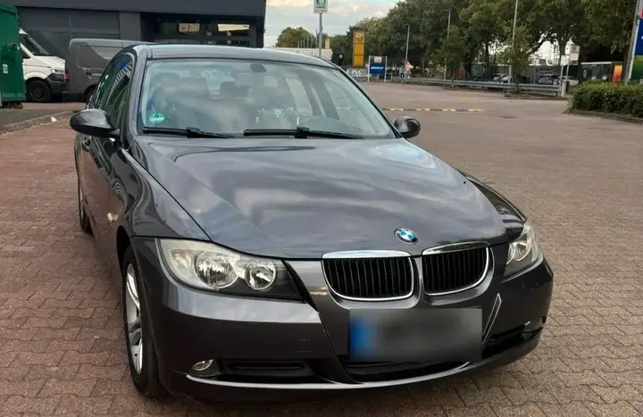 BMW 318I