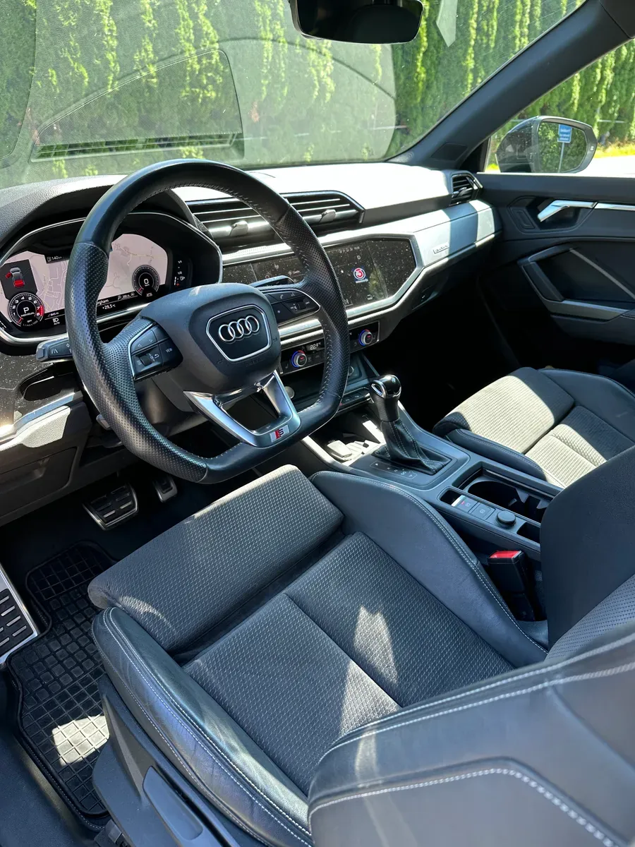 Audi Q3 2019 photo 2