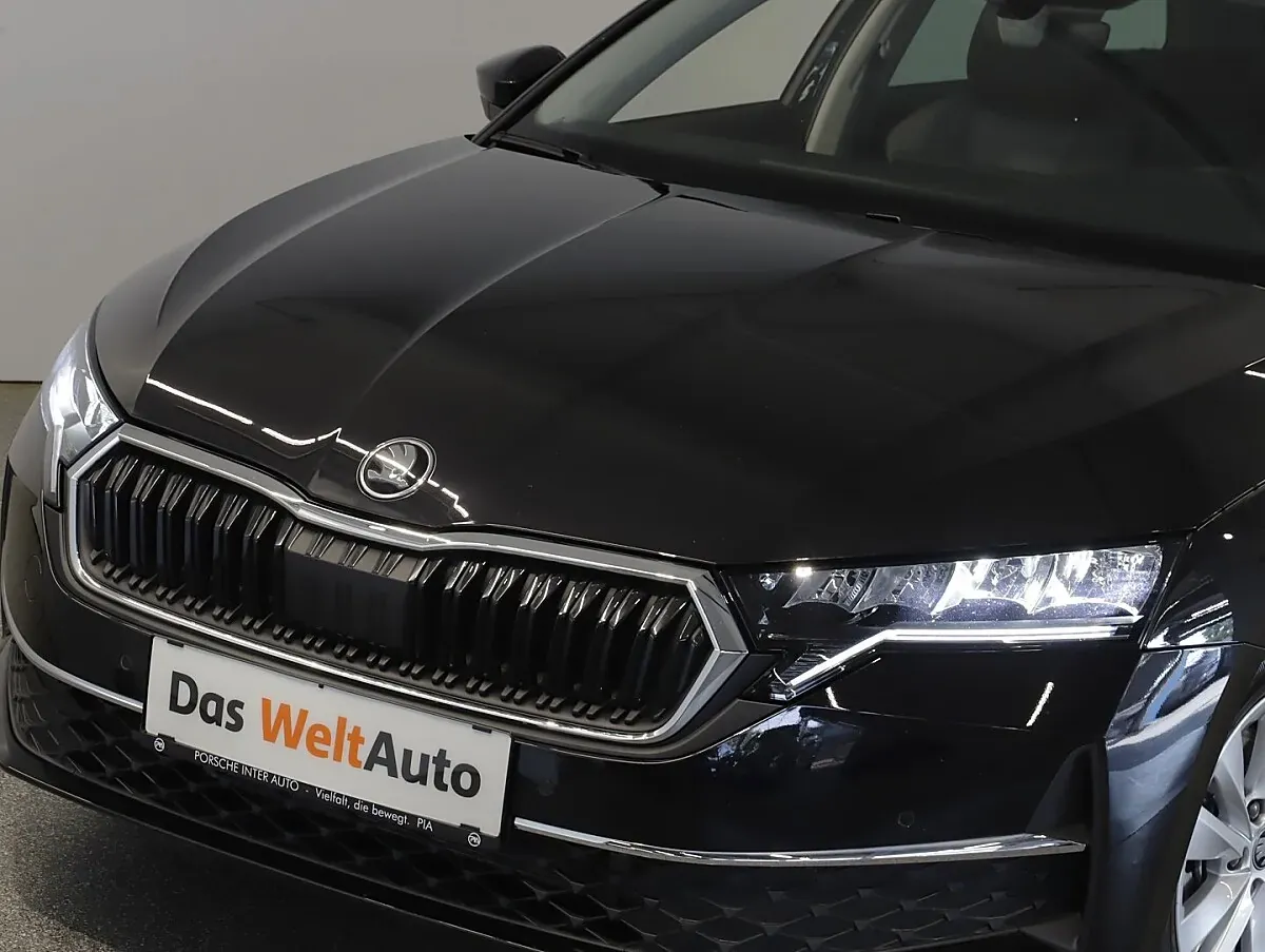 Skoda Octavia 2025 photo 2