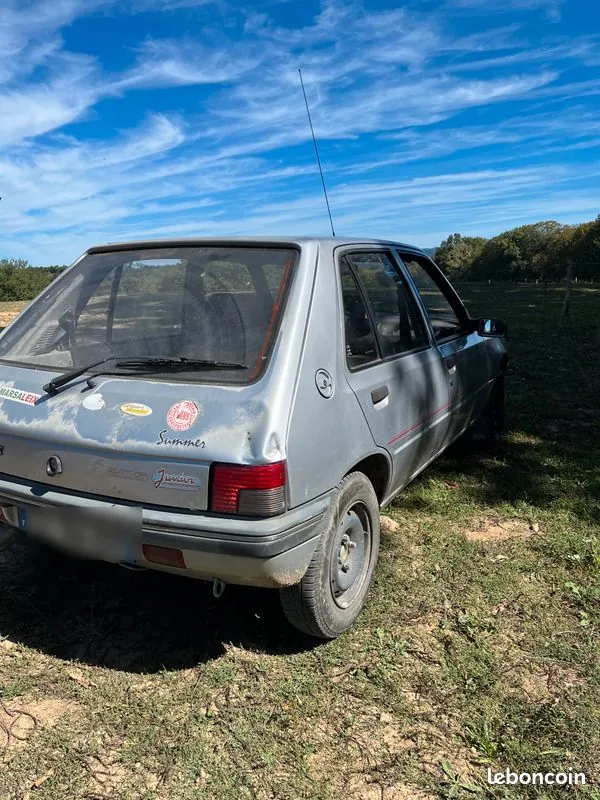 Peugeot 205 1994 photo 2