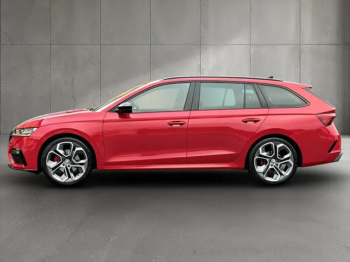 Skoda Octavia Combi 2024 photo 3