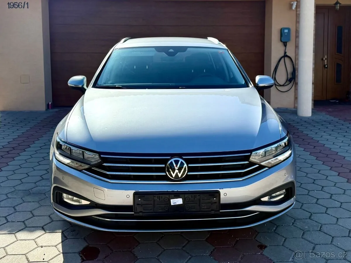 Volkswagen Passat Variant 2021 photo 2