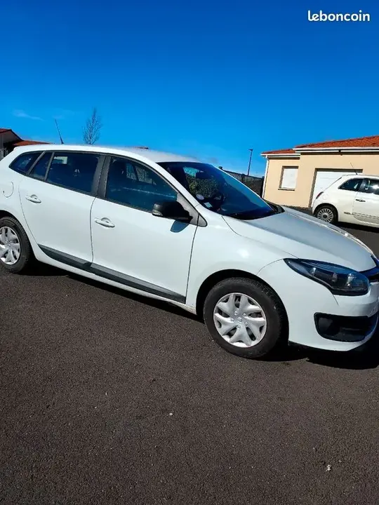 Renault Megane 2014 photo 2