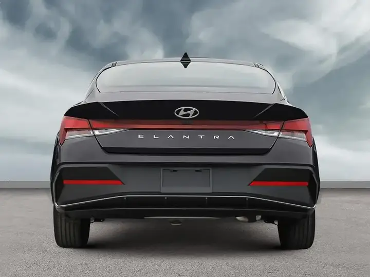 Hyundai Elantra 2026 photo 5