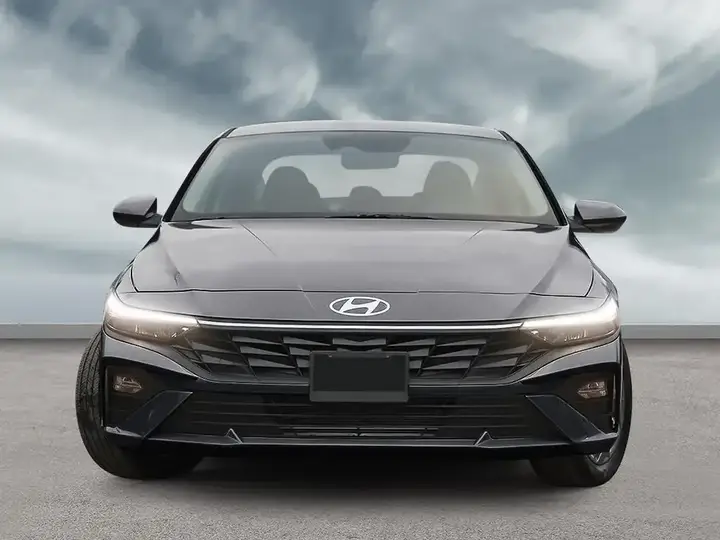 Hyundai Elantra 2026 photo 2