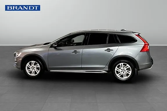 Volvo V60 Cross Country 2016 photo 3