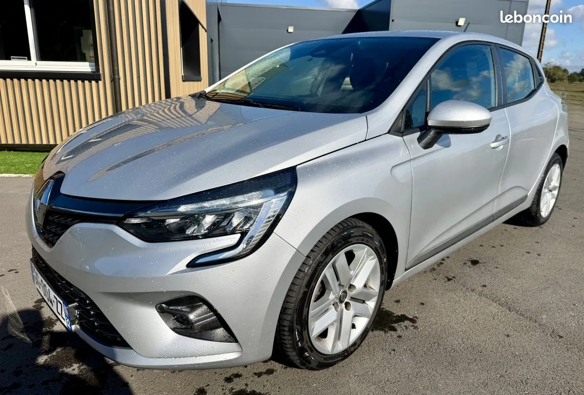 Renault Clio 2022 photo 2