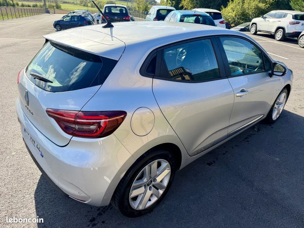 Renault Clio 2022 photo 4