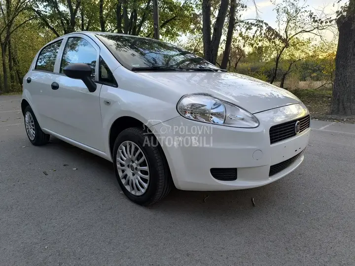 Fiat Grande Punto 2013 photo 5