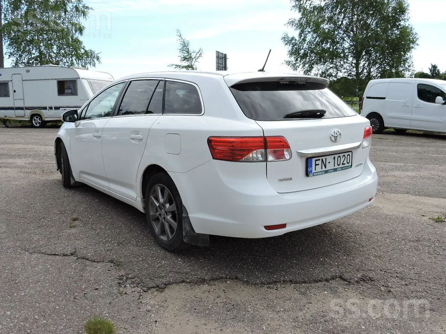 Toyota Avensis 2013 photo 4