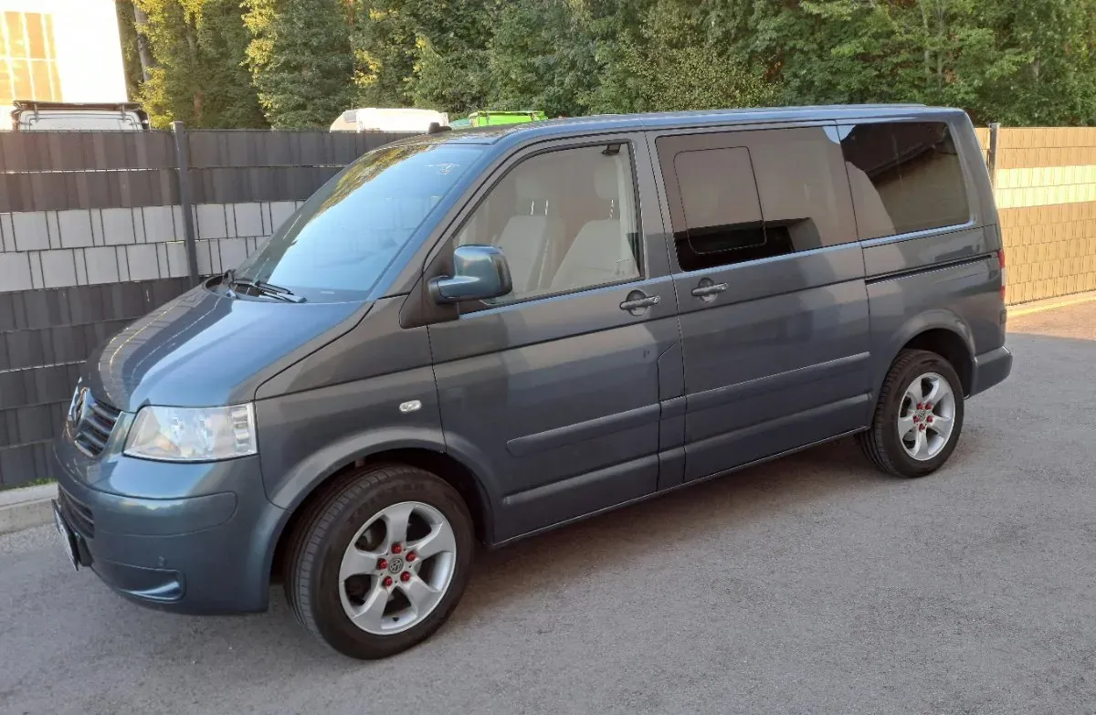 Volkswagen T5 2007 photo 2