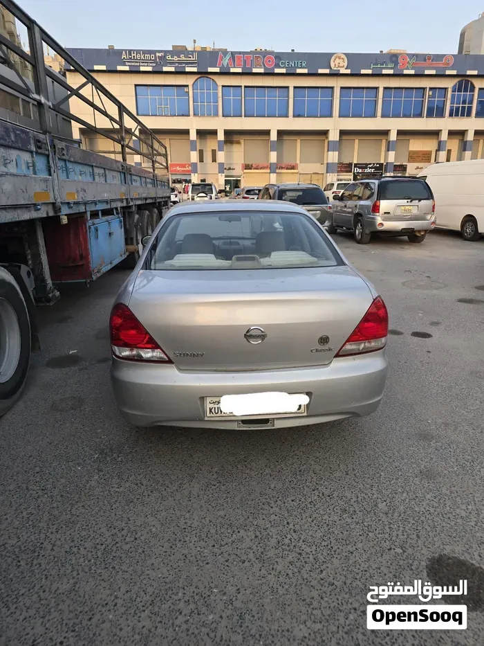 Nissan Sunny 2011 photo 2