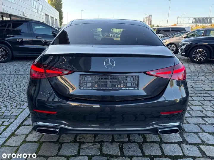 Mercedes-Benz C-Class 2025 photo 5