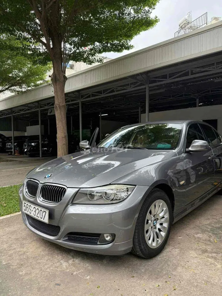 BMW 3 Series 2010 photo 2