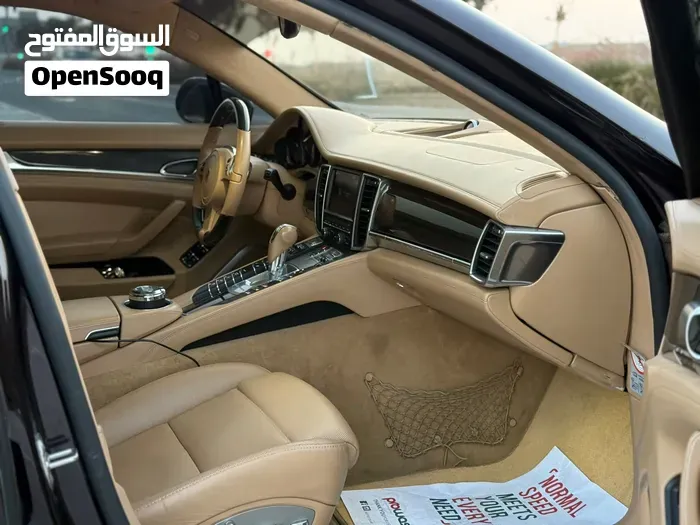 Porsche Panamera 2012 photo 4