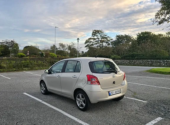 Toyota Yaris 2011 photo 4