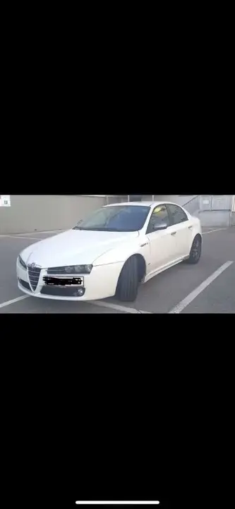 Alfa Romeo 159 2011 photo 3