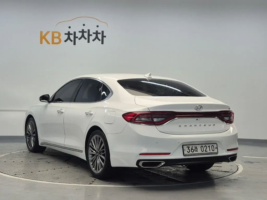 Hyundai Grandeur 2017 photo 2