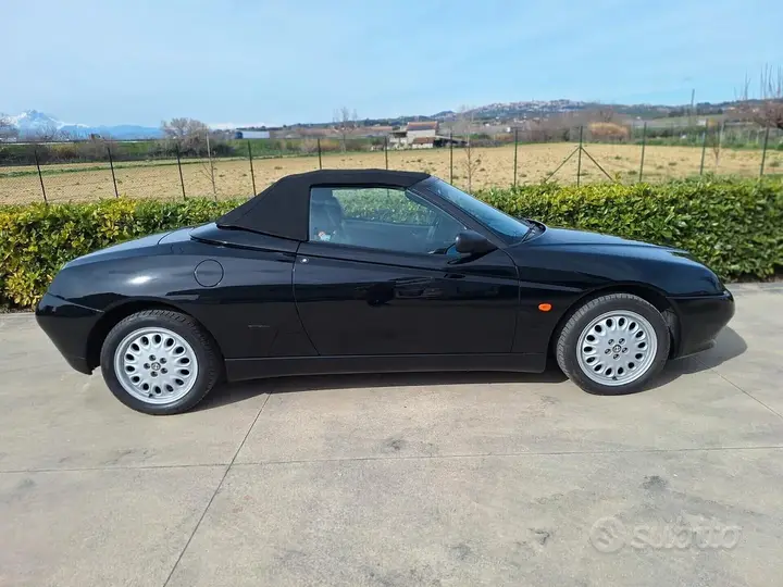 Alfa Romeo Gtv 1999 photo 3