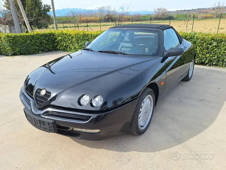 Alfa Romeo Gtv 1999 photo 4