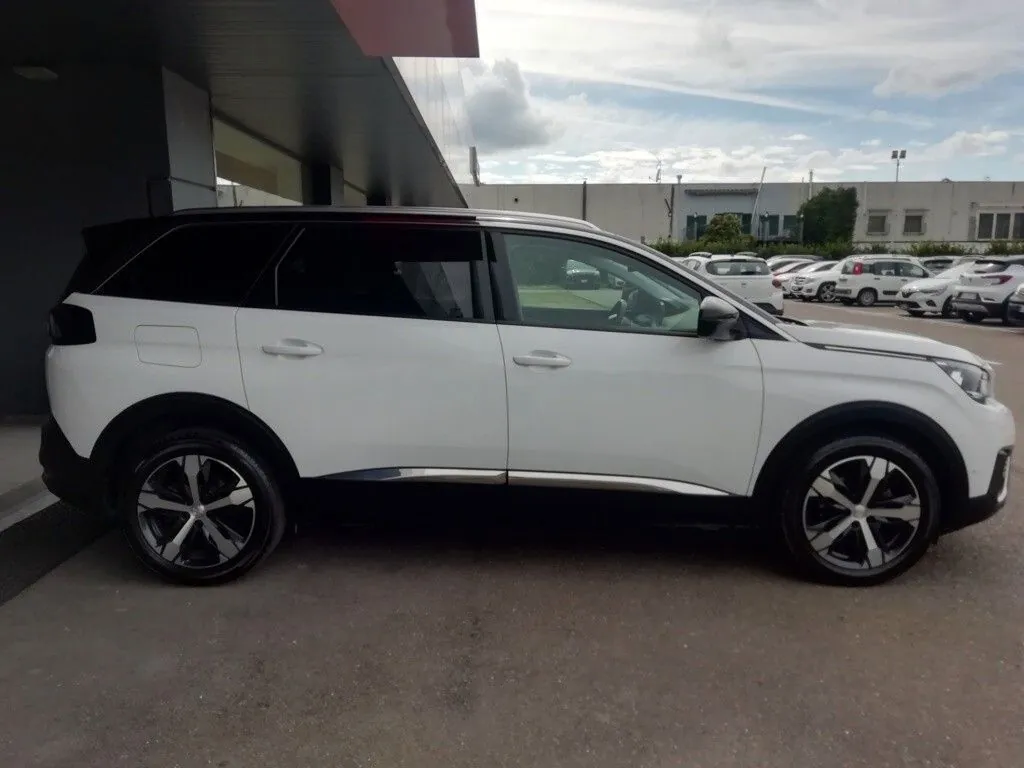 Peugeot 5008 2017 photo 4