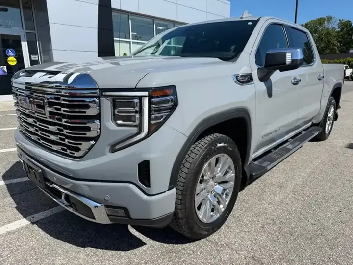 GMC Sierra 1500 2025 photo 2