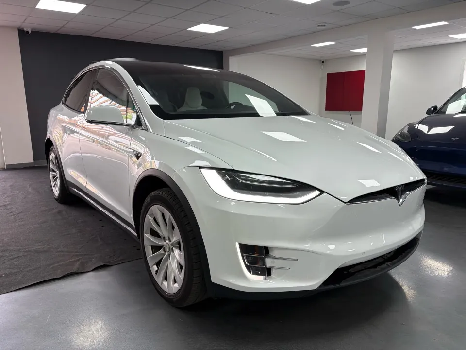 Tesla Model X 2017 photo 4