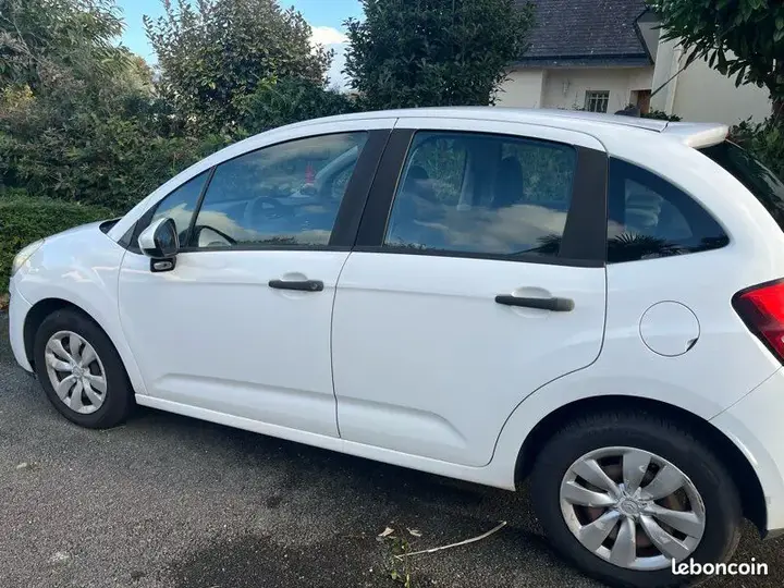 Citroen C3 2011 photo 2