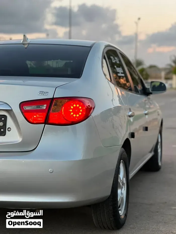 Hyundai Avante 2010 photo 4