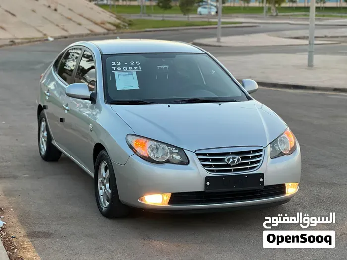 Hyundai Avante 2010 photo 2
