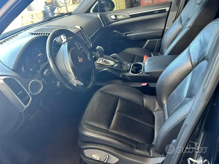 Porsche Cayenne 2012 photo 4