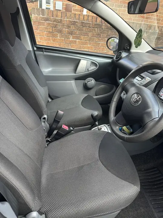 Toyota Aygo 2011 photo 2