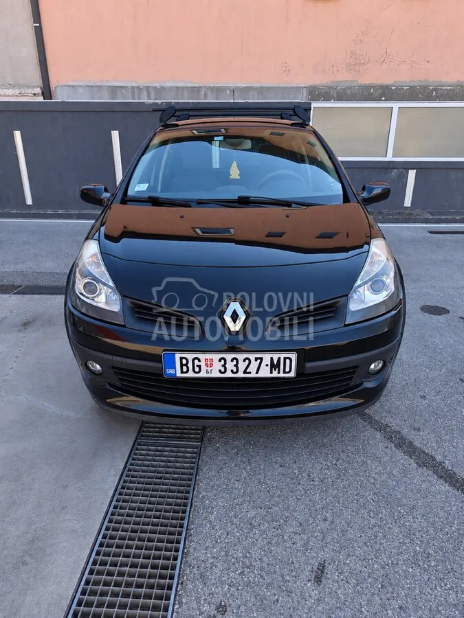 Renault Clio 2006 photo 2
