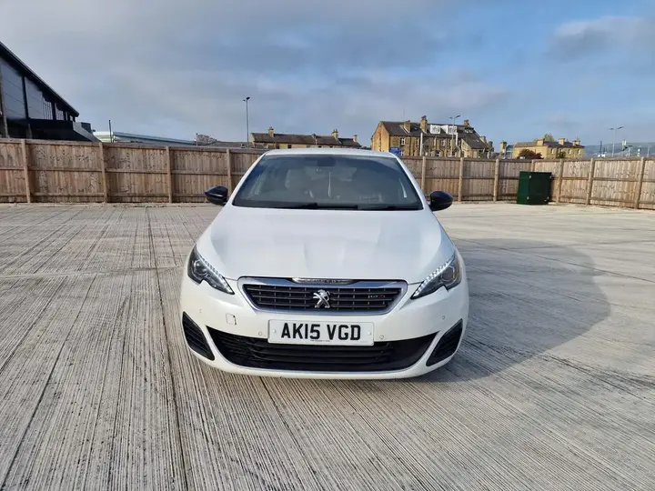 Peugeot 308 2015 photo 3