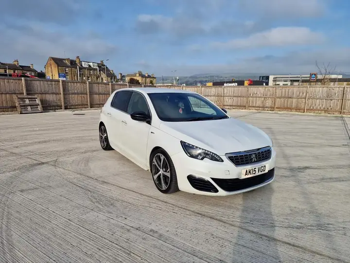 Peugeot 308 2015 photo 2