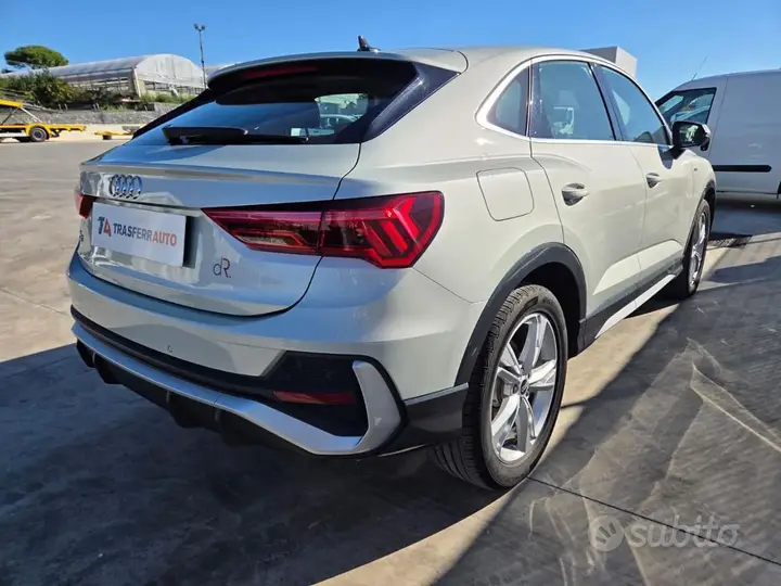 Audi Q3 2022 photo 5