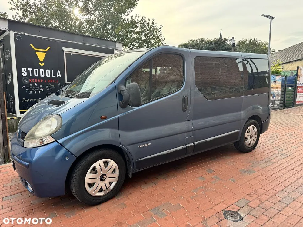 Renault Trafic 2005 photo 2